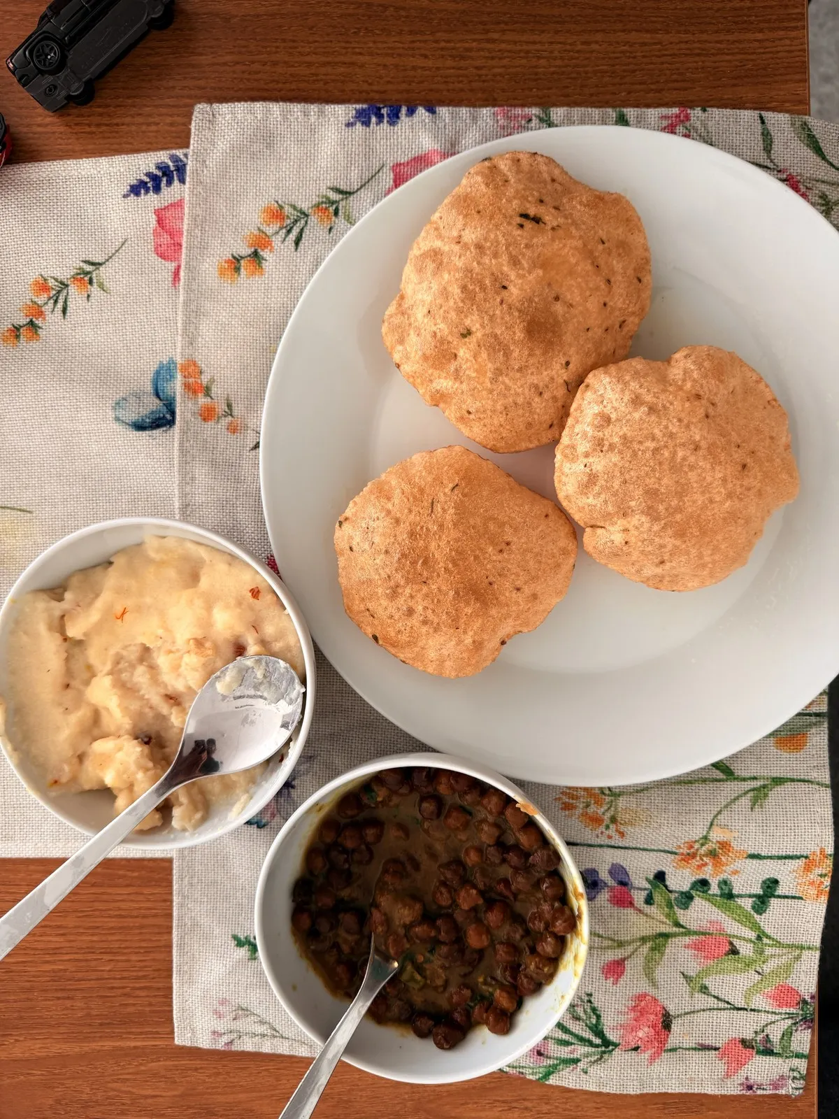 Halwa-Poori-Chana