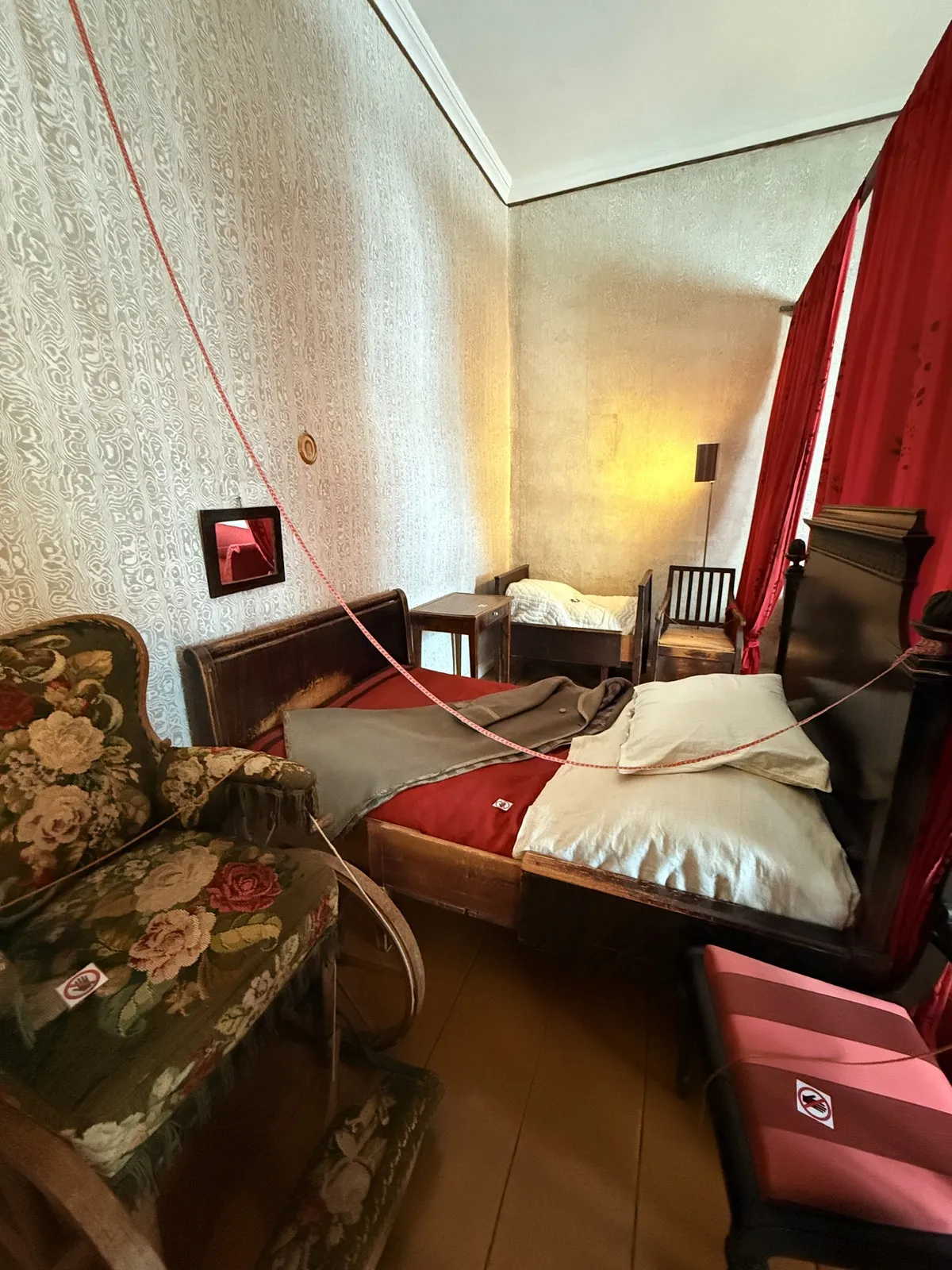The red room