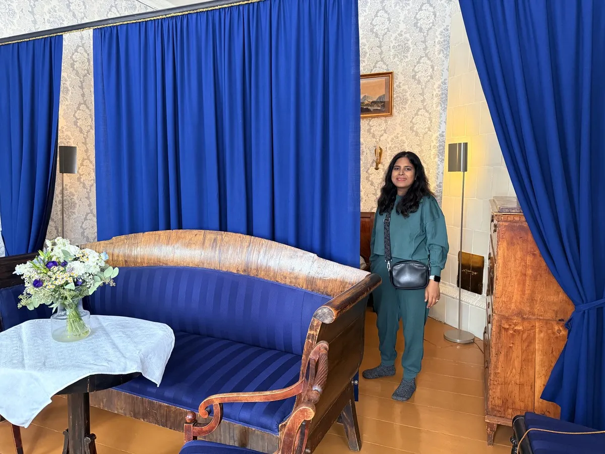 The blue room